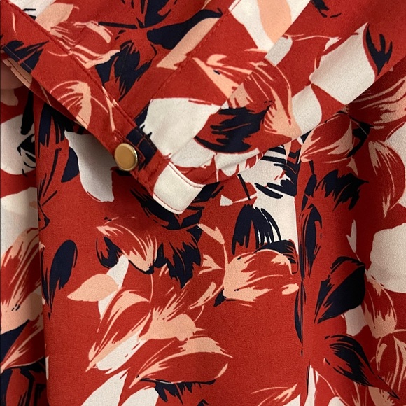 JM Collection Red Floral Blouse Size L - Picture 4 of 9